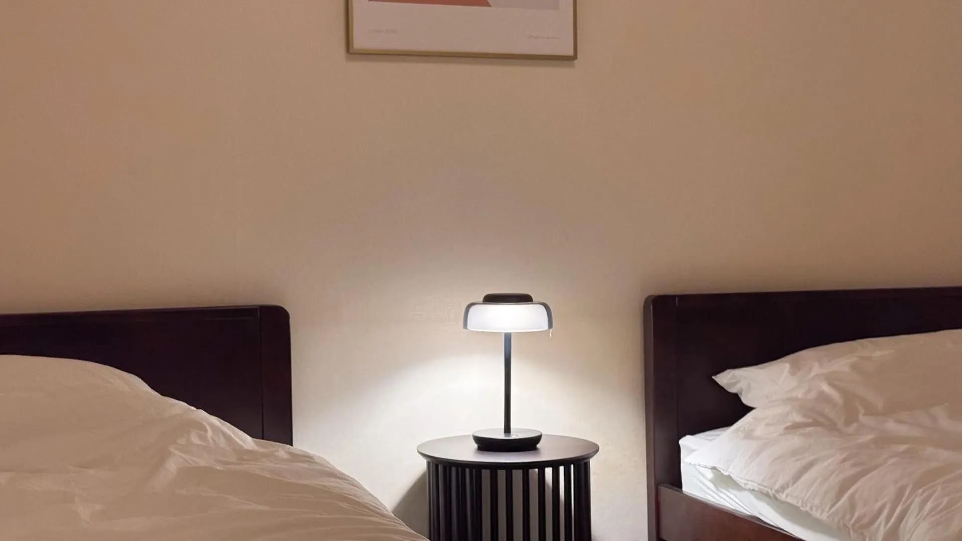 Botanic Vibe, Spacious 2Br, Dining 4 Beds, Subway 3Min Seoul Apartment