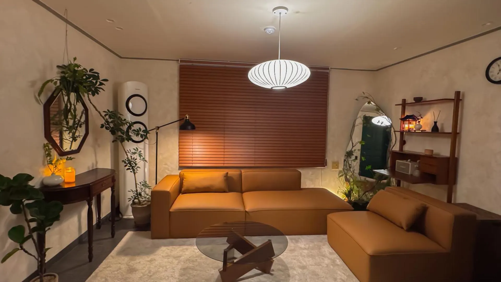 Apartment Botanic Vibe, Spacious 2Br, Dining 4 Beds, Subway 3Min Seoul South Korea