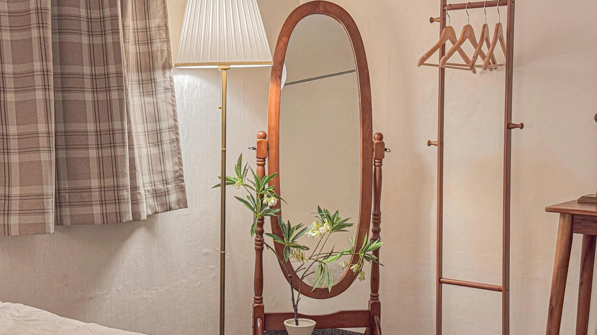 Apartment Botanic Vibe, Spacious 2Br, Dining 4 Beds, Subway 3Min Seoul