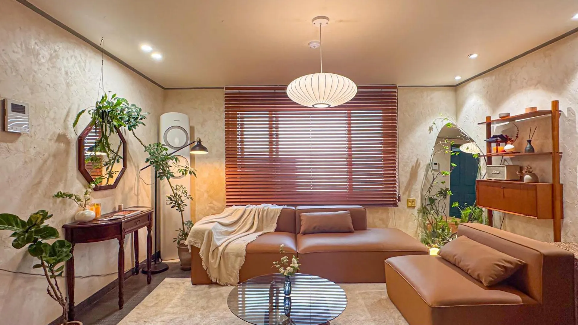 Botanic Vibe, Spacious 2Br, Dining 4 Beds, Subway 3Min سيول